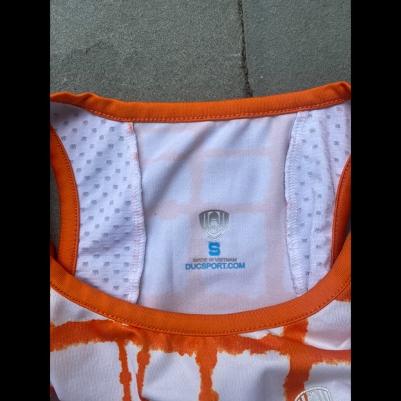Duc sport tennis tank orange. Barely used high quality - Picture 3 of 3